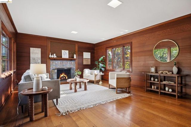 18 Arlington Ct, Kensington, CA 94707