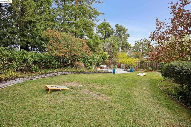 18 Arlington Ct, Kensington, CA 94707