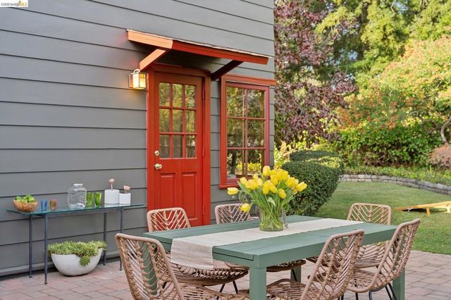 18 Arlington Ct, Kensington, CA 94707