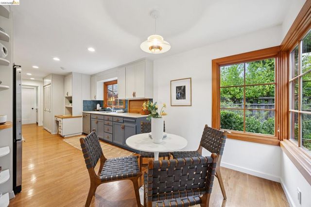 18 Arlington Ct, Kensington, CA 94707