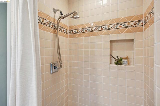 18 Arlington Ct, Kensington, CA 94707