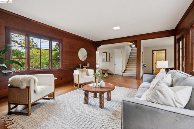 18 Arlington Ct, Kensington, CA 94707