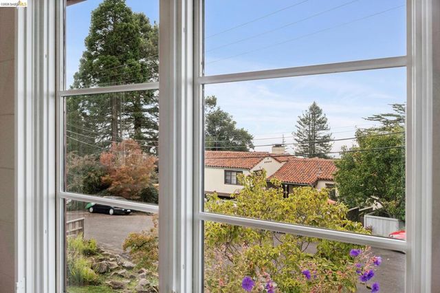 18 Arlington Ct, Kensington, CA 94707