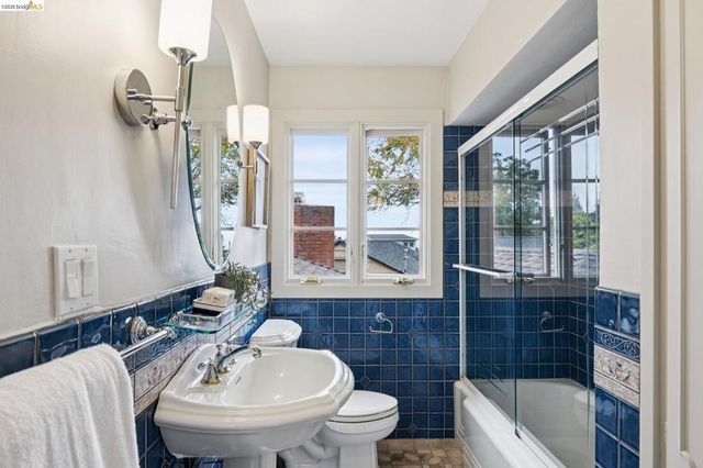 18 Arlington Ct, Kensington, CA 94707