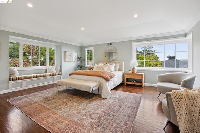 18 Arlington Ct, Kensington, CA 94707