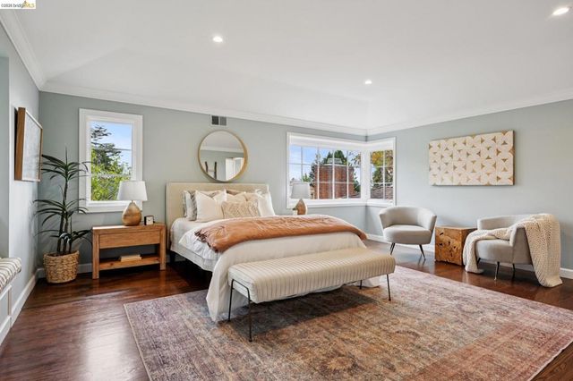 18 Arlington Ct, Kensington, CA 94707
