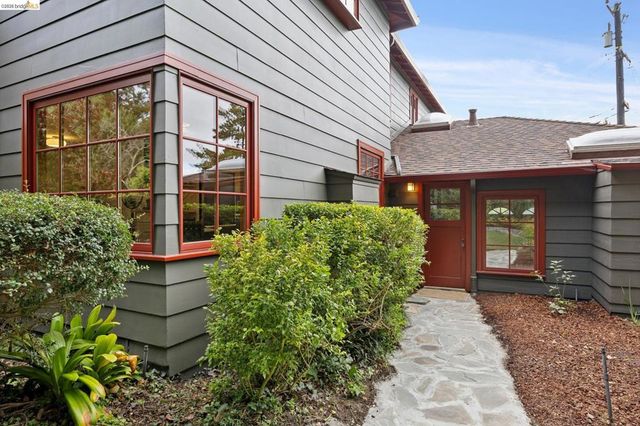 18 Arlington Ct, Kensington, CA 94707