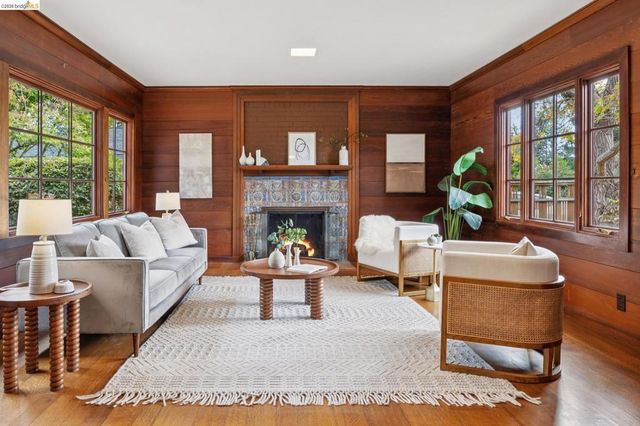 18 Arlington Ct, Kensington, CA 94707