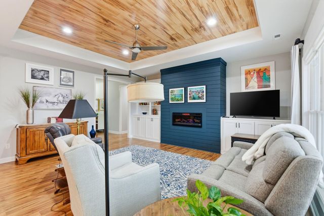 123 Camp Creek Way, Georgetown, KY 40324