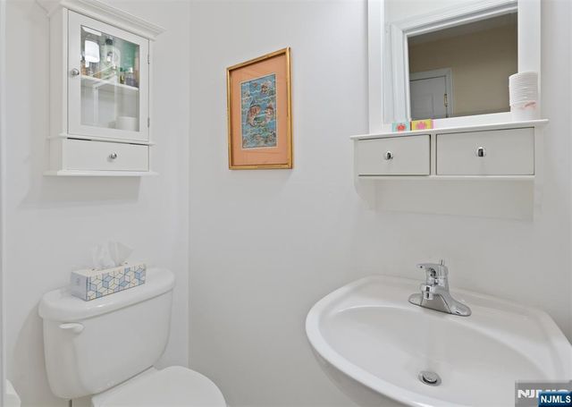 15 Riga Court, Scotch Plains, NJ 07076
