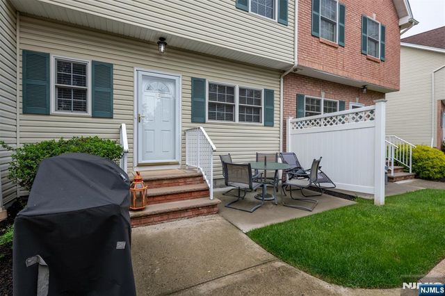 15 Riga Court, Scotch Plains, NJ 07076