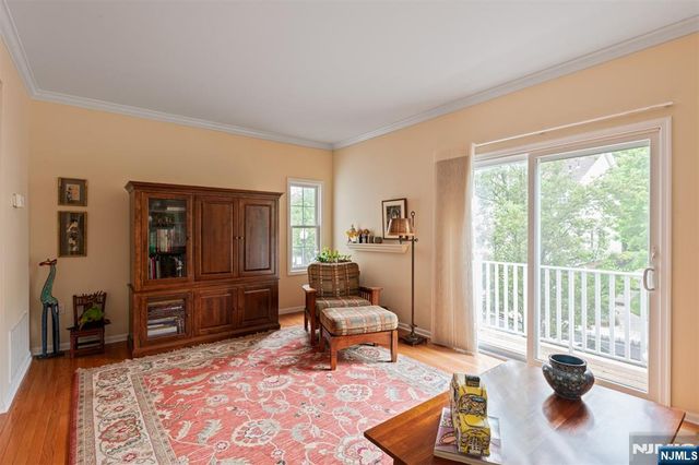 15 Riga Court, Scotch Plains, NJ 07076