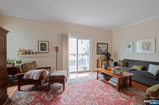 15 Riga Court, Scotch Plains, NJ 07076