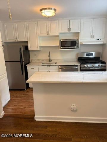 22 Manor Drive 205, Red Bank, NJ 07701