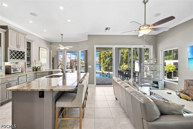 5234 Savoy CT, Cape Coral, FL 33904