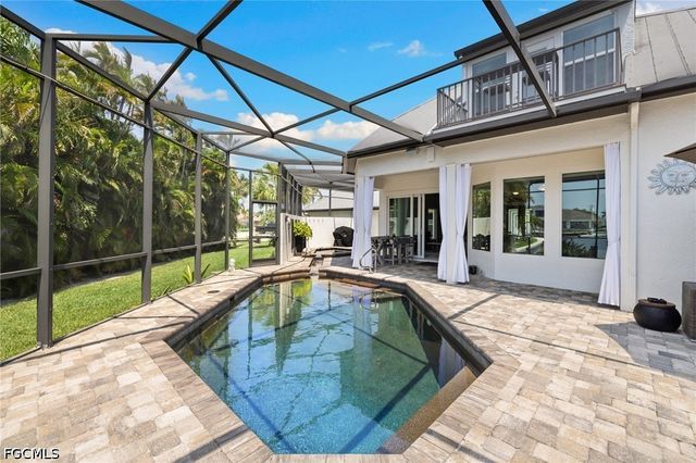 5234 Savoy CT, Cape Coral, FL 33904