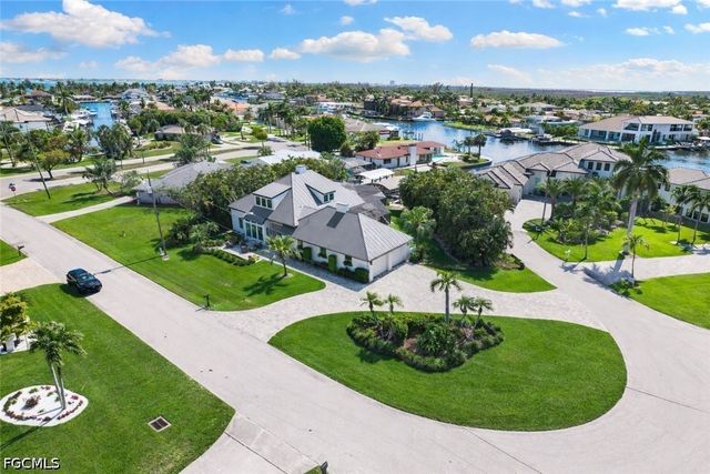 5234 Savoy CT, Cape Coral, FL 33904