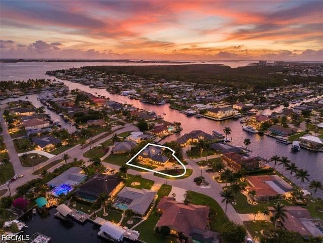 5234 Savoy CT, Cape Coral, FL 33904