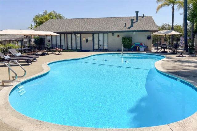 1400 Market Street, Vista, CA 92084