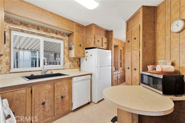 20683 Waalew B-84, Apple Valley, CA 92307