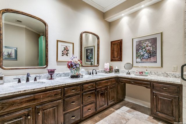 2 Cheltenham, San Antonio, TX 78218