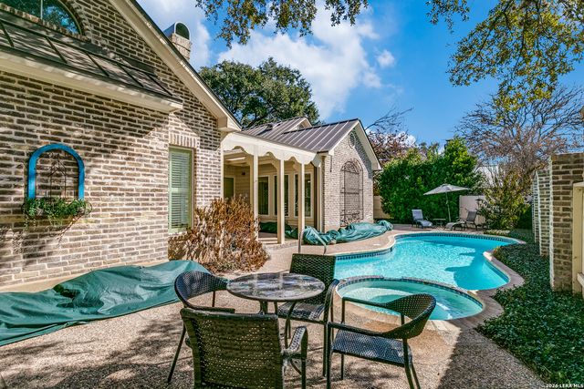2 Cheltenham, San Antonio, TX 78218