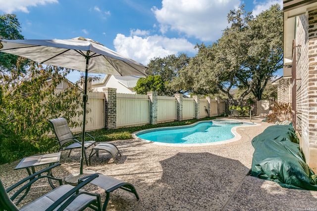 2 Cheltenham, San Antonio, TX 78218