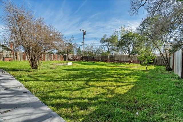 7408 Westgate Dr, Citrus Heights, CA 95610