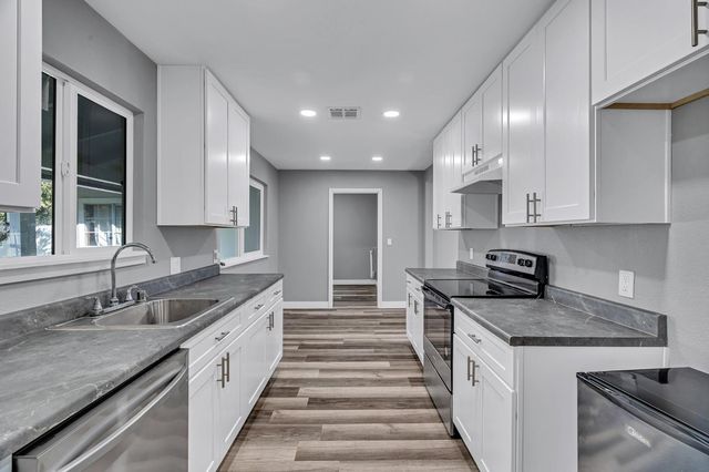 7408 Westgate Dr, Citrus Heights, CA 95610