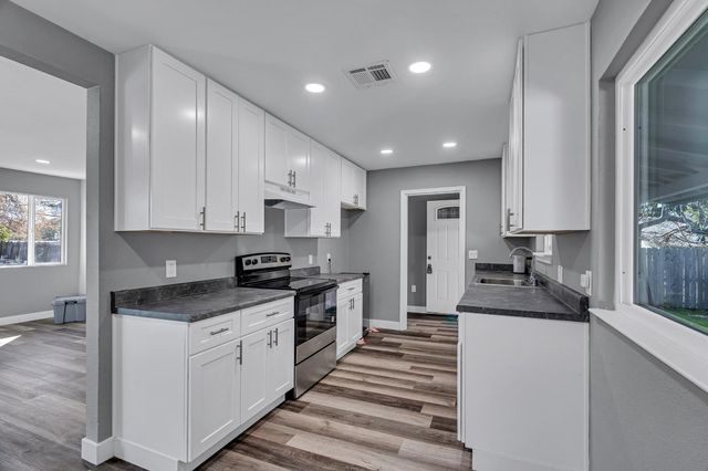 7408 Westgate Dr, Citrus Heights, CA 95610