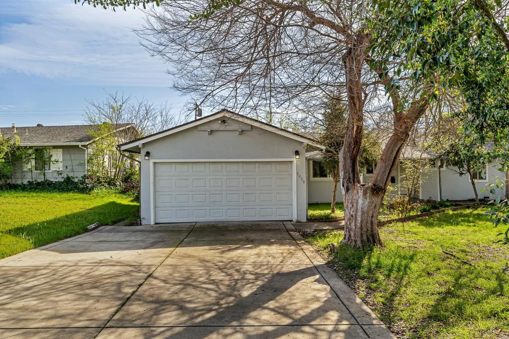 7408 Westgate Dr, Citrus Heights, CA 95610