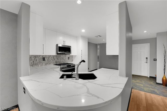 9074 Hombard Avenue, Las Vegas, NV 89148