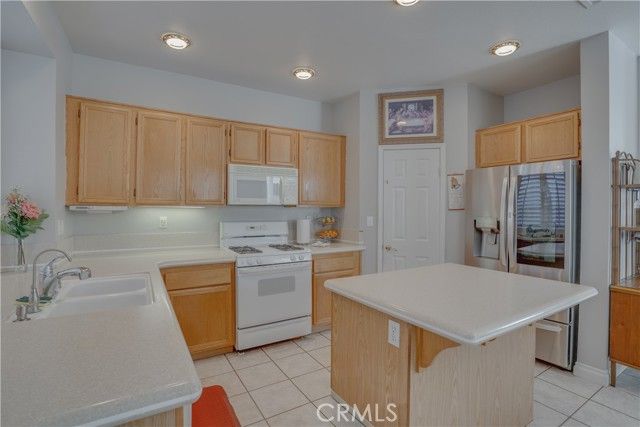 7964 Linares, Jurupa Valley, CA 92509