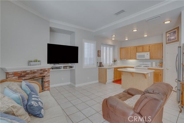 7964 Linares, Jurupa Valley, CA 92509