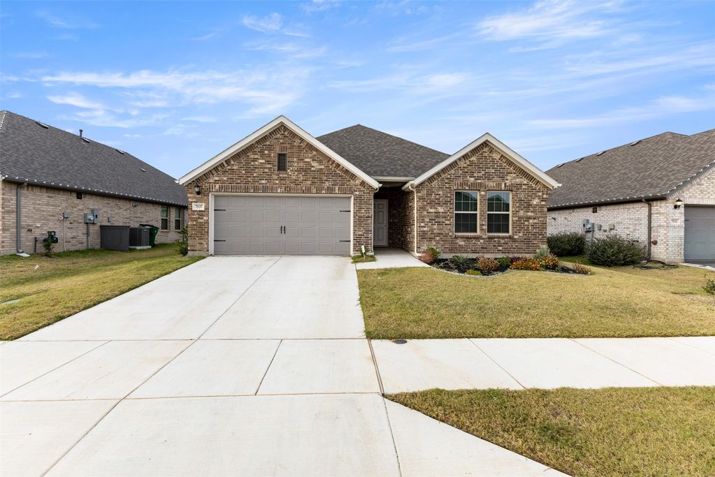 7537 Prairie Holly Lane, Venus, TX 76084