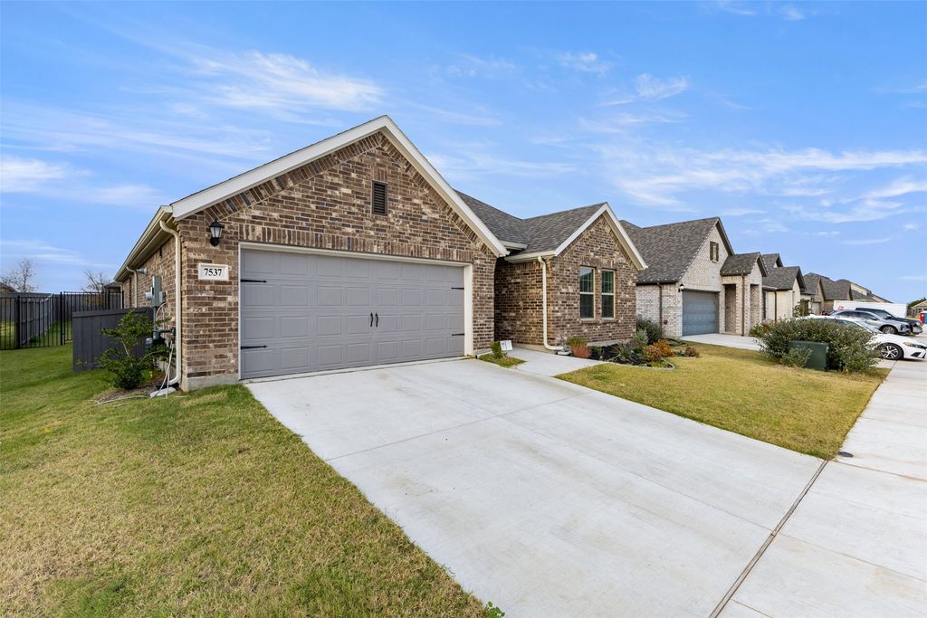 7537 Prairie Holly Lane, Venus, TX 76084 — photo 2