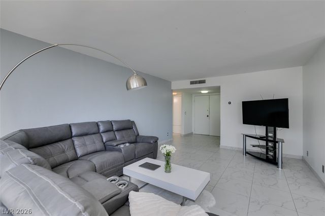 205 East Harmon Avenue 511, Las Vegas, NV 89169
