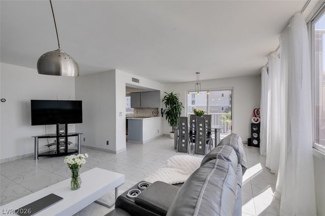 205 East Harmon Avenue 511, Las Vegas, NV 89169