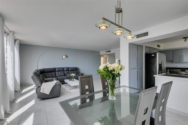 205 East Harmon Avenue 511, Las Vegas, NV 89169