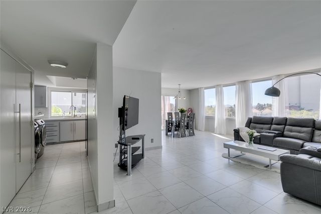 205 East Harmon Avenue 511, Las Vegas, NV 89169