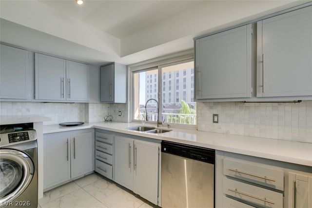 205 East Harmon Avenue 511, Las Vegas, NV 89169