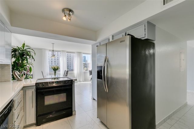 205 East Harmon Avenue 511, Las Vegas, NV 89169