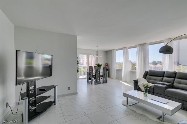 205 East Harmon Avenue 511, Las Vegas, NV 89169