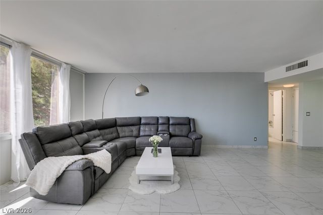 205 East Harmon Avenue 511, Las Vegas, NV 89169