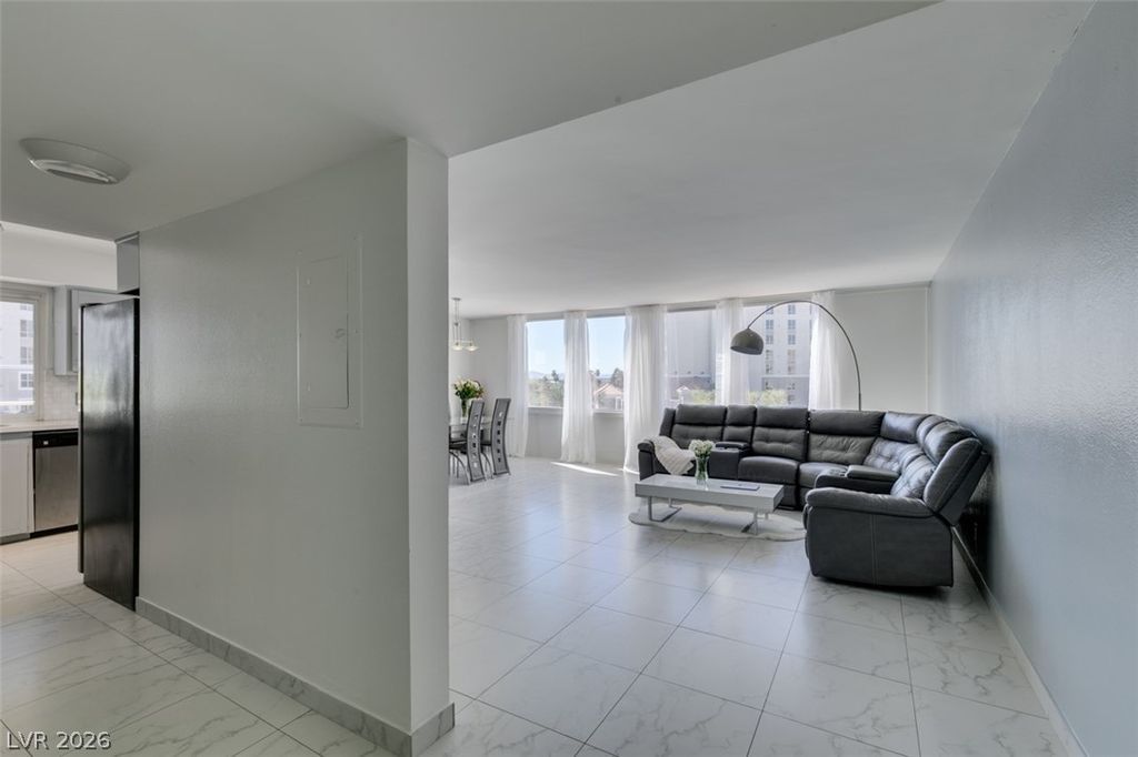 205 East Harmon Avenue 511, Las Vegas, NV 89169