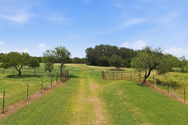 5835 N Fm 1744, Hico, TX 76457