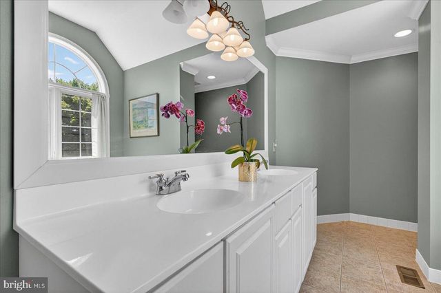 435 FAIRMONT DR, Chester Springs, PA 19425