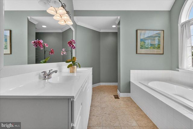 435 FAIRMONT DR, Chester Springs, PA 19425