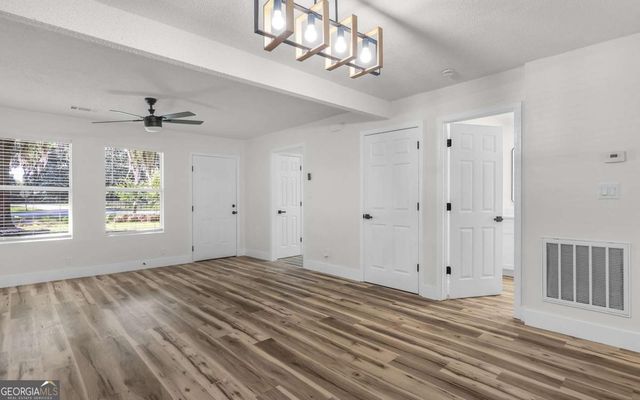 539 Pine Avenue, Midway, GA 31320