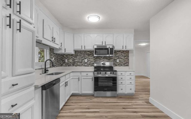 539 Pine Avenue, Midway, GA 31320